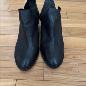Kelsi Dagger Size 6 Black Leather Ankle Boots